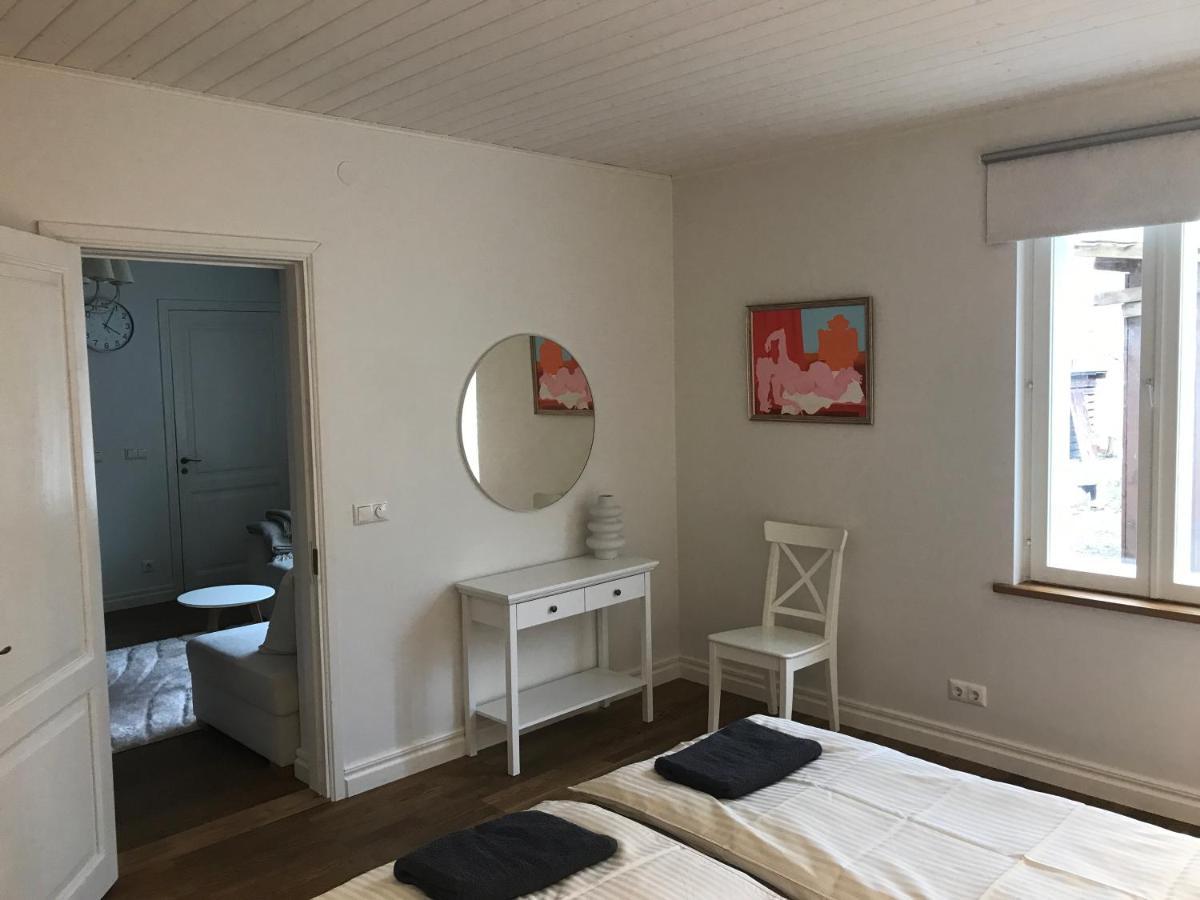 Lossi Apartment Kuressaare Buitenkant foto