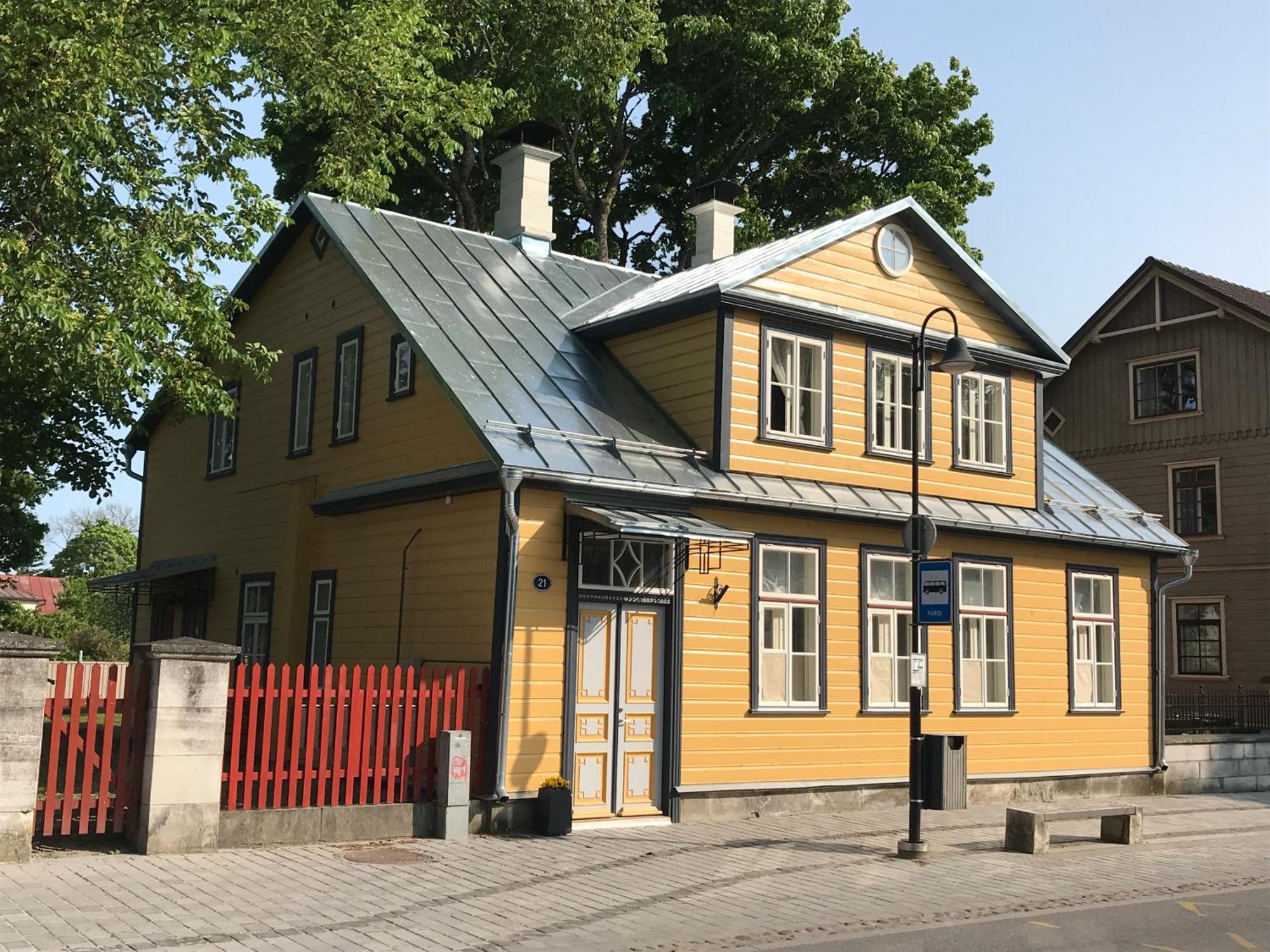Lossi Apartment Kuressaare Buitenkant foto